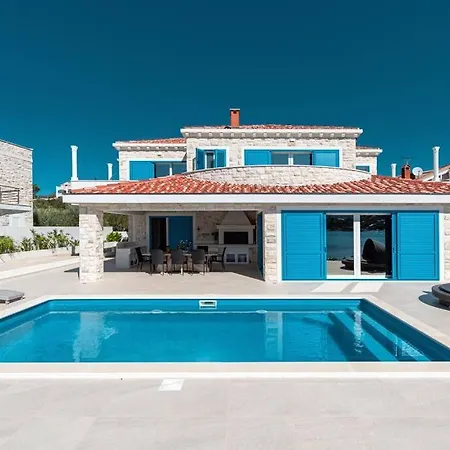 Azzurro Villa *