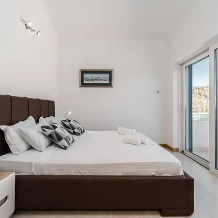 Azzurro Villa *
